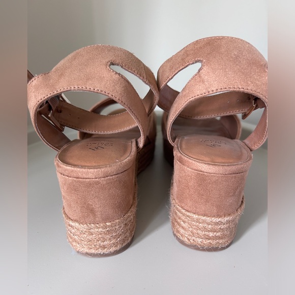 NWT CALL IT SPRING Lillian Vegan Wedge Sandal - Picture 8 of 11